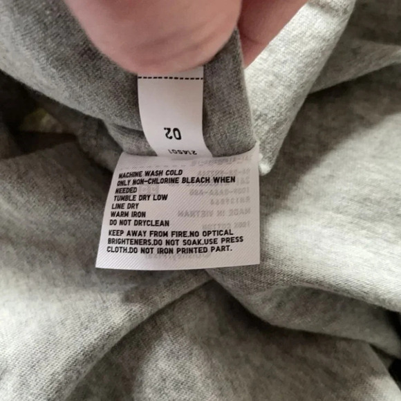 DISNEY Toy Story Uniqlo + Pixar Vacation NWT Graphic T-Shirt Grey Size S - Picture 9 of 11